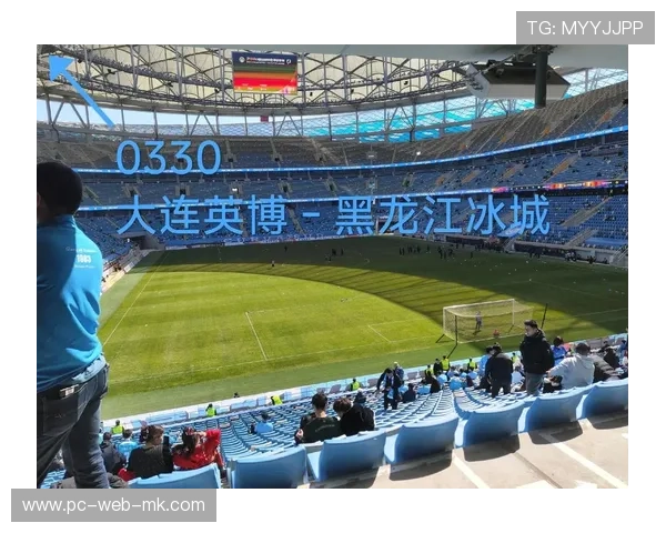 大连英博通过中路穿插制造连续威胁